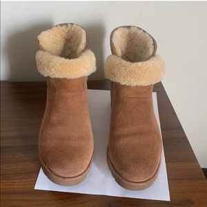 Super cute UGG booties 😍🎈